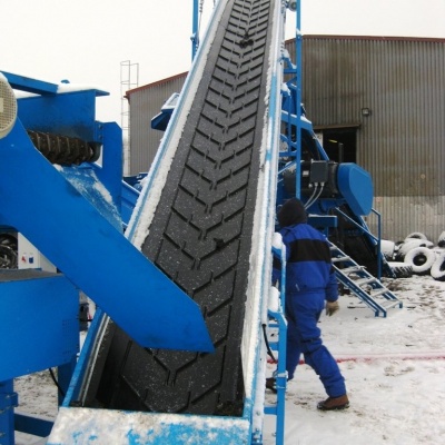 Recyklace pneumatik - drtící linka pneumatik pro litevskou firmu Metaloidas.