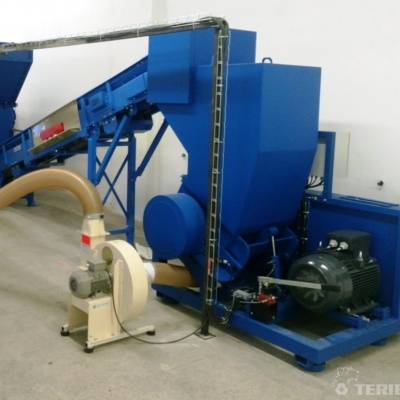 Shredding line for plastic waste